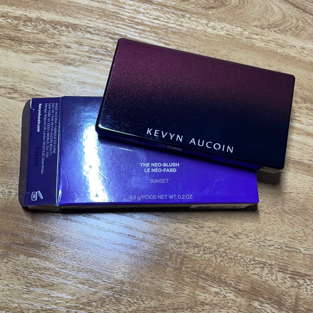 Brand new Neo-Blush Kevyn Aucoin.